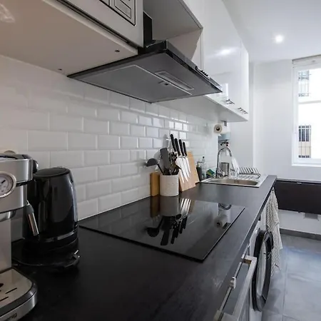 49 Rochechouart - Cozy Apartment Near Montmartre Parigi Esterno foto