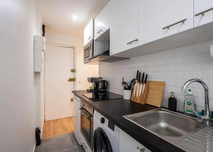 49 Rochechouart - Cozy Apartment Near Montmartre